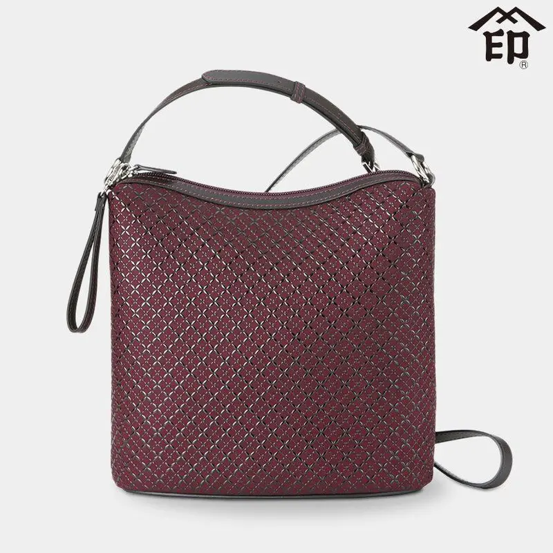 22 Pochette – Compact Inden Leather Pouch With Smooth Lacquer Sheen 1