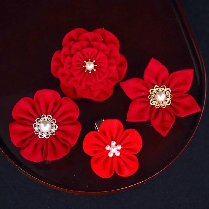 Akane-Dyed Tsumami Kanzashi Collection: Round & Hexagonal Brooches, Hair Clips & Elastics 1