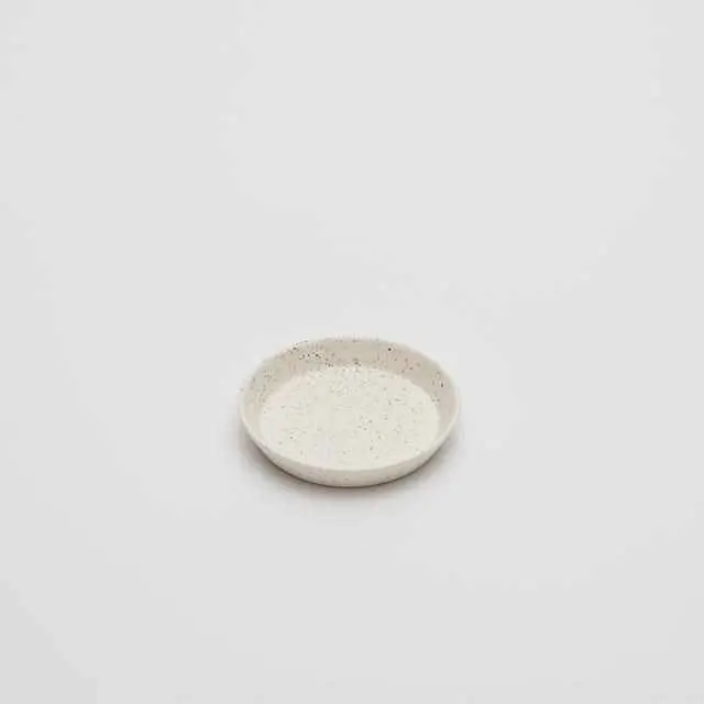 Big-Game White Sprinkled Ceramic Saucer – Imari-Arita Tableware 1