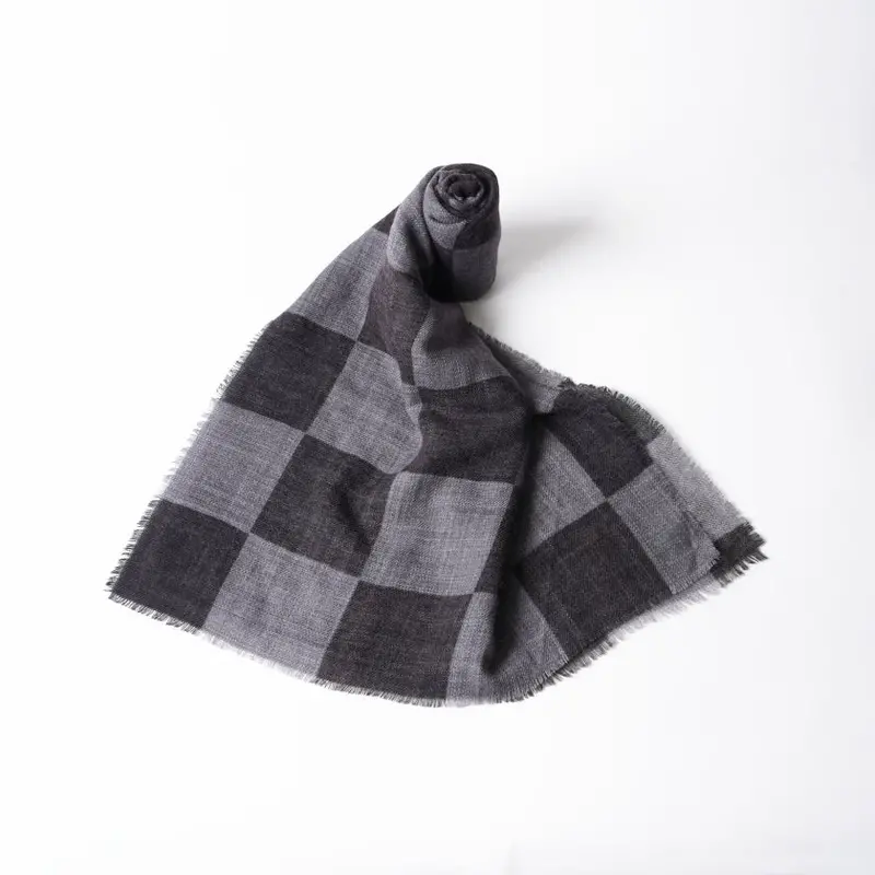 Black-And-Gray Checked Scarf – Refined Yuzen-Dyed Silk | Nogiguchi Kihei 1