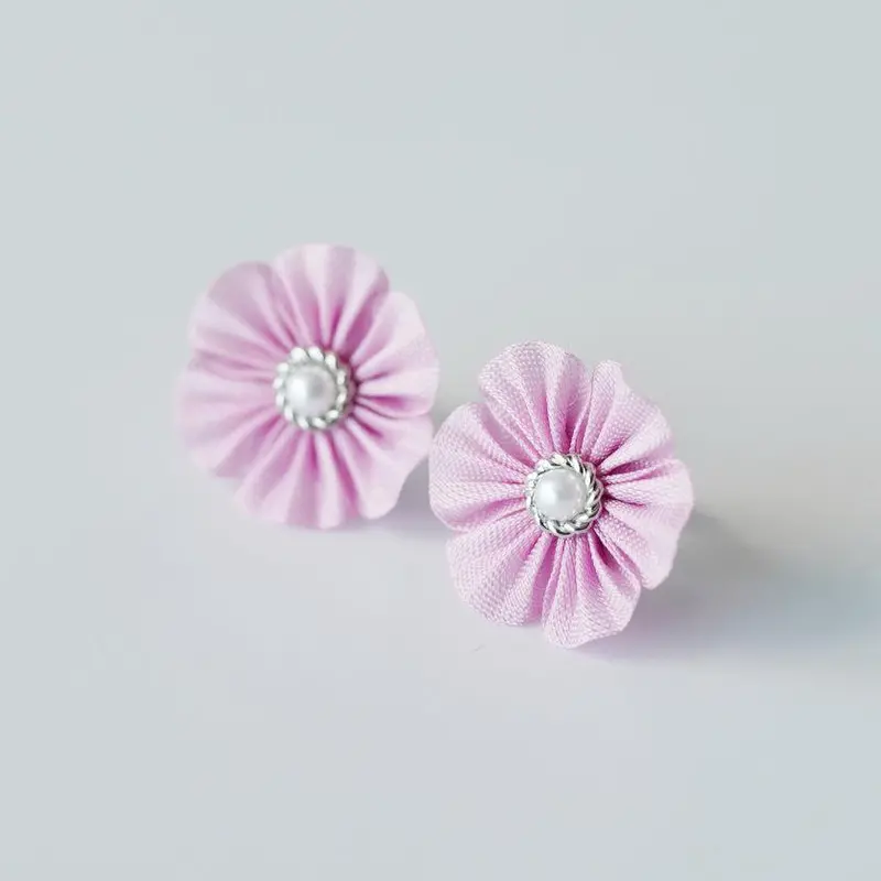 Blush Pink Yurushi Cloth Flower – Elegant Handmade Tsumami Kanzashi 1
