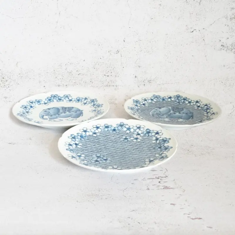 Cherry Blossom Platter Set – Three 7-Sun Large Serving Plates | Mikawachi Ware | Hiradoshouzan 1