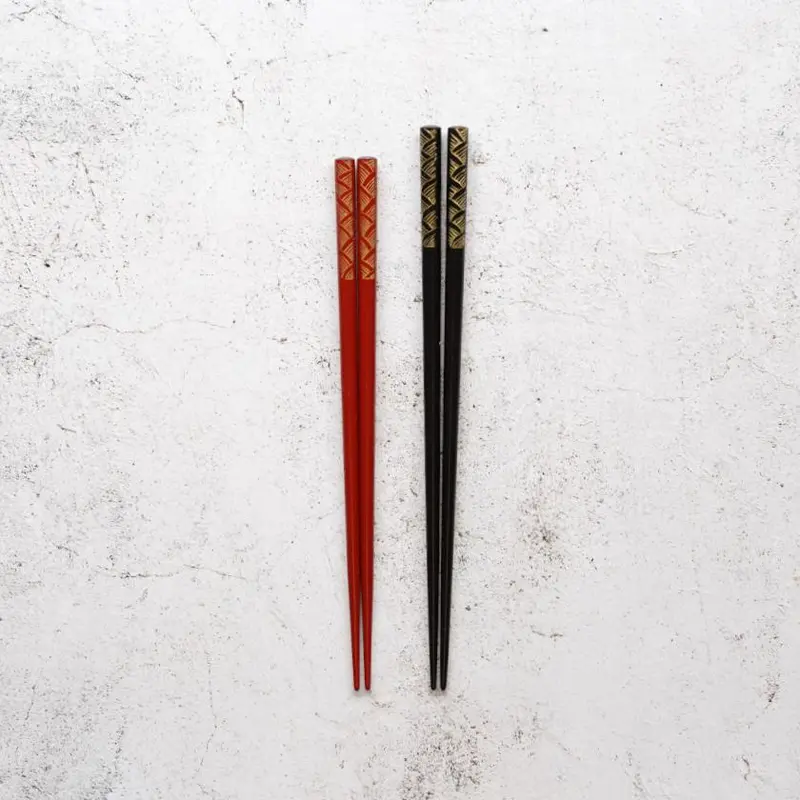 Chinkin-Carved Chopstick Pair: Kotobuki Seikaiha Design | Hashimoto Kousaku Shikki | Wajima Nuri 1