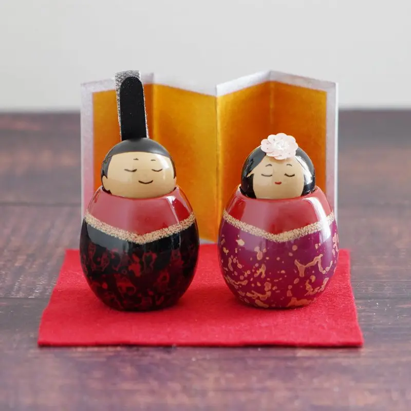 Compact Black-And-Red Hina Doll Pair | Tsugaru-Nuri Miniature Decoration | Yasuharu Masukawa 1