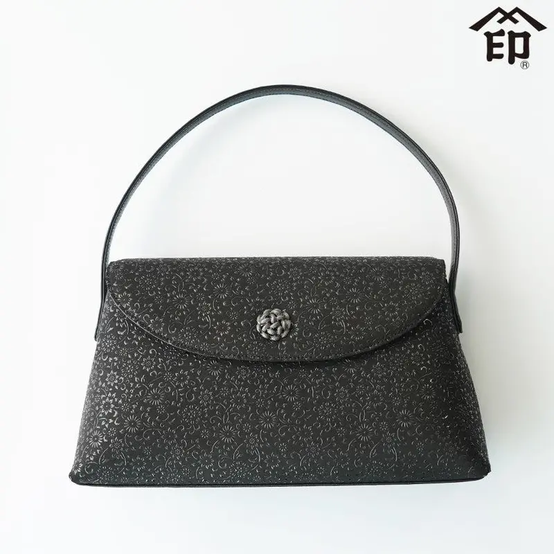D Arabesque Chrysanthemum Handbag – Black Lacquered Inden Leather | Koshu Inden Tradition 1