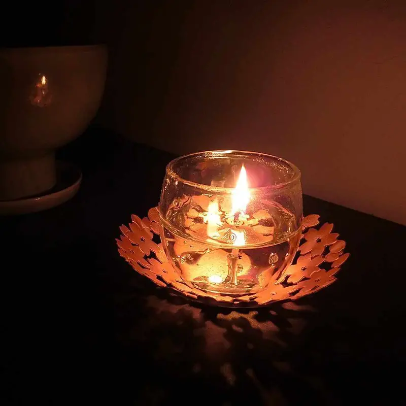 Floral-Inspired Candle Plate For Decorative Lighting | Owari Butsugu 1