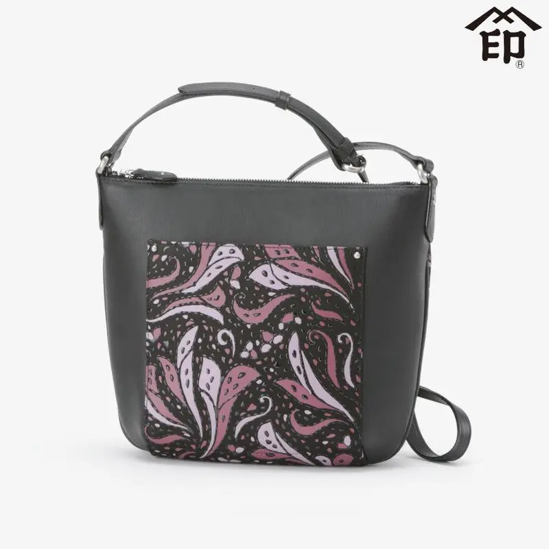 Frinoce Pochette – Compact Crossbody Pouch In Inden-Lacquered Deerskin | Inden-Ya 1