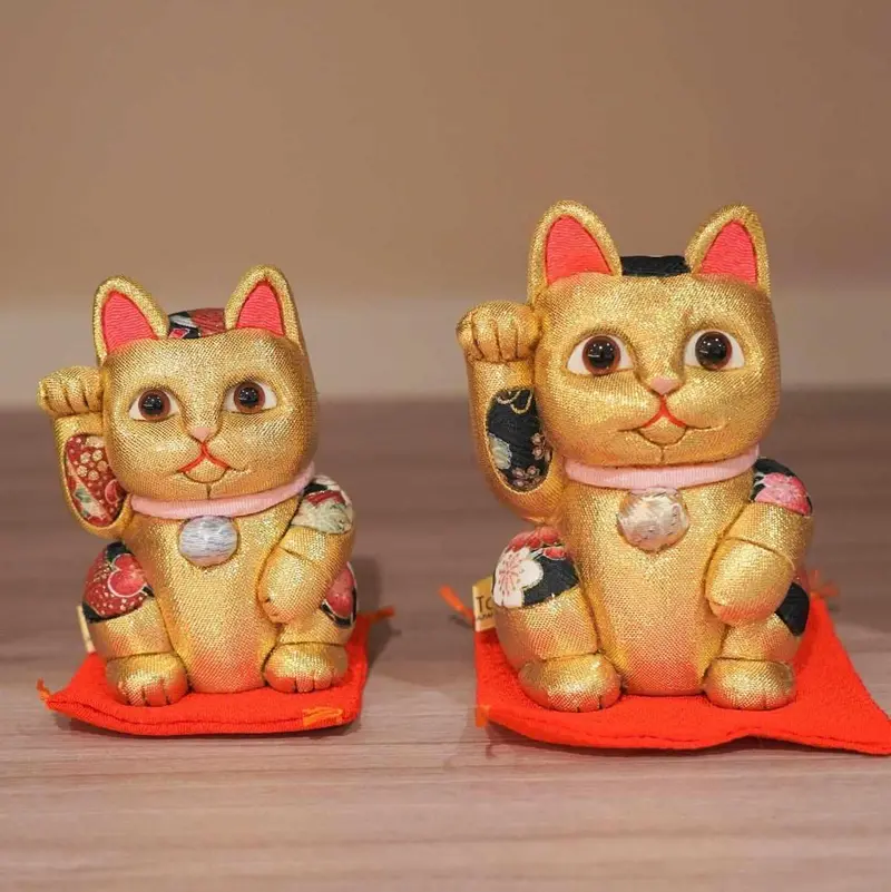 Gold Maneki Neko Lucky Cat – Traditional Feng Shui Symbol Of Wealth And Prosperity By Edō Art Dolls 1