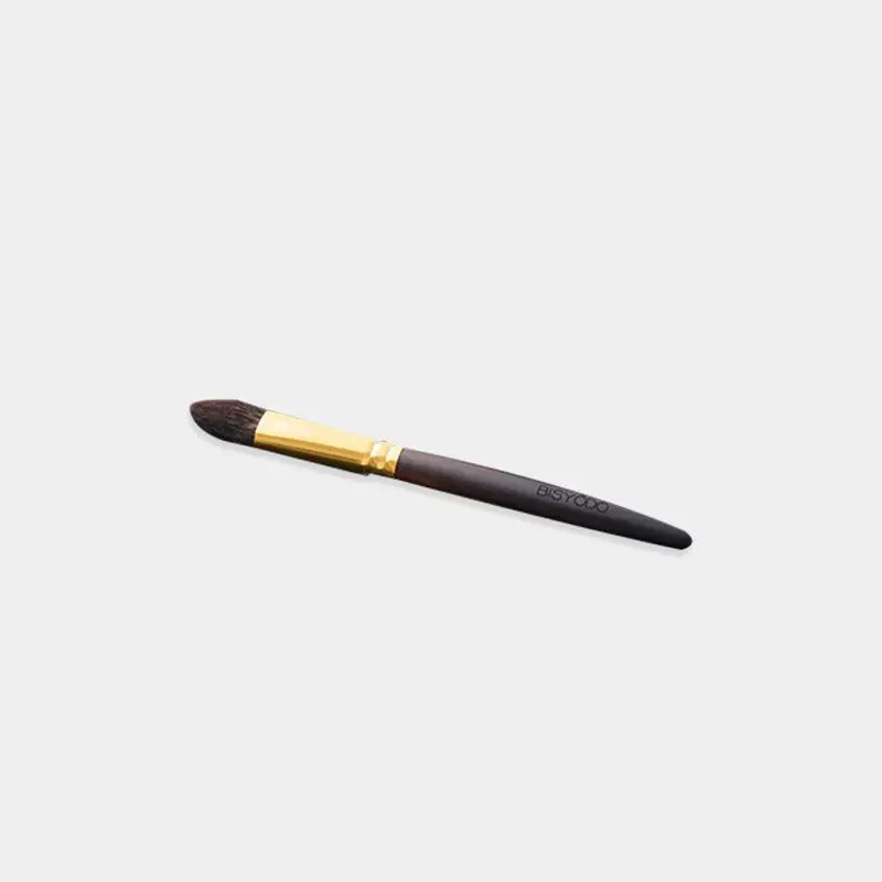 Grand Finishing Flat Highlight Brush – Sculpted Radiance & Precision Glow 1