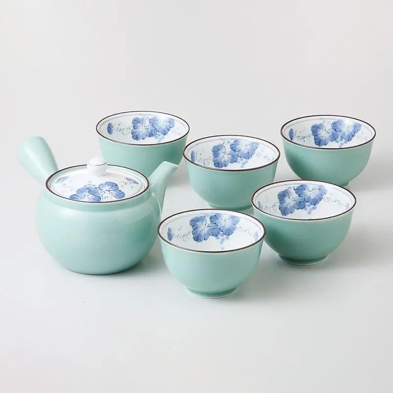 Grape-Design Japanese Teapot With Lid (Medium) – Hasami Ceramic By Saikai Toki 1
