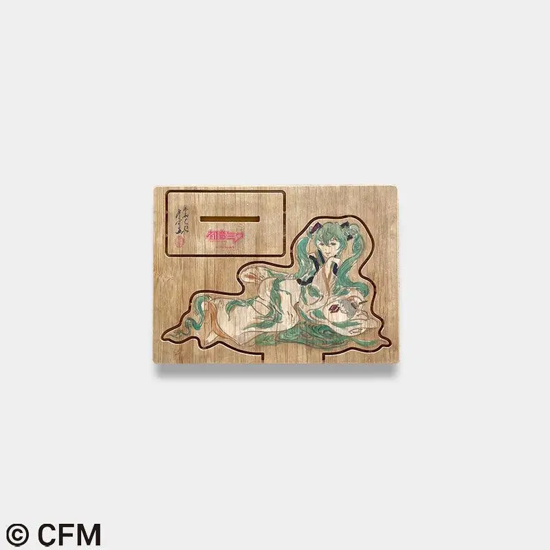Hatsune Miku Bamboo Display Stand – Minimalist Handcrafted Showcase 1