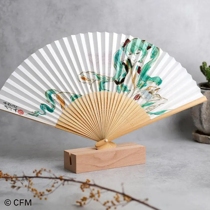 Hatsune Miku Kyoto Folding Fan – Hand-Painted Traditional Uchiwa 1