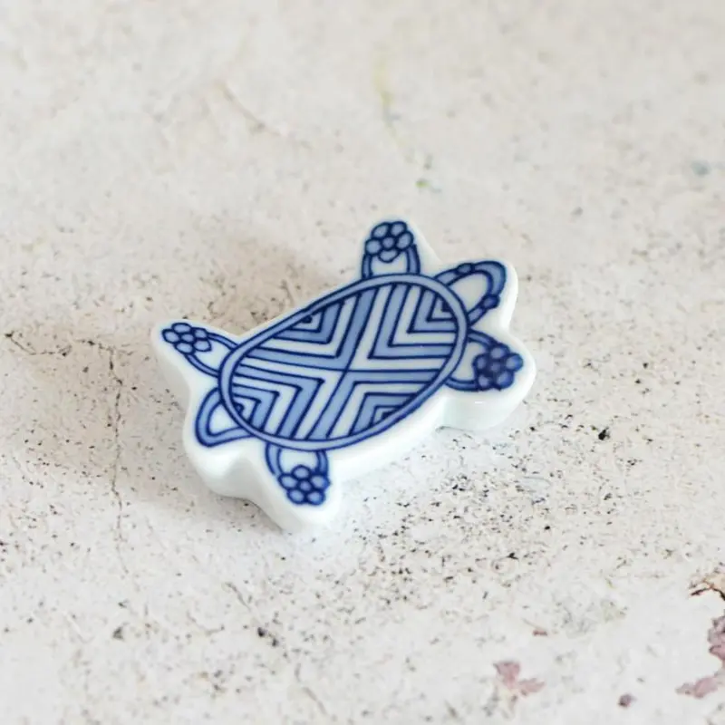 Hiradoshouzan Ceramic Chopstick Holder – Hishi Turtle Design In Mikawachi Ware 1