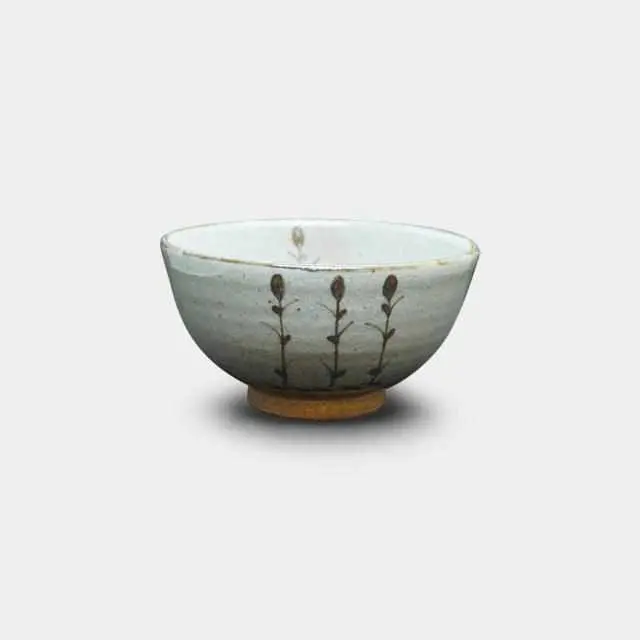 Horsetail-Design Karatsu Tea Bowl – Handcrafted Ceramic 1
