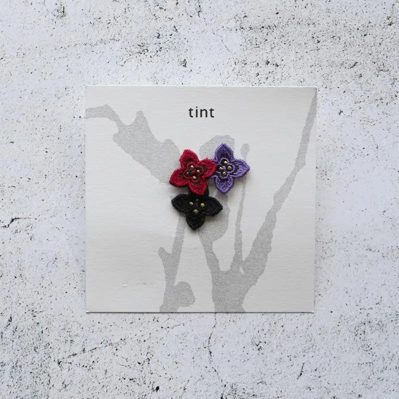 Hydrangea Brooch – Tint A Edition, Kyoto Yuzen Dyed Metal Detail 1