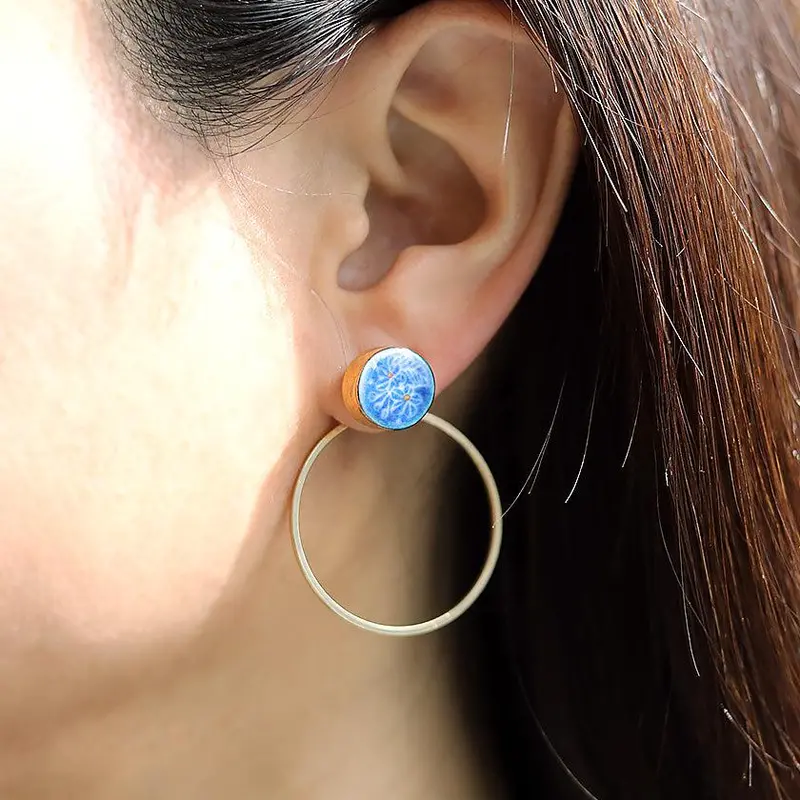 Imari-Arita Pierced Earrings – Blue Bouquet Motif | 6.Kiln 1