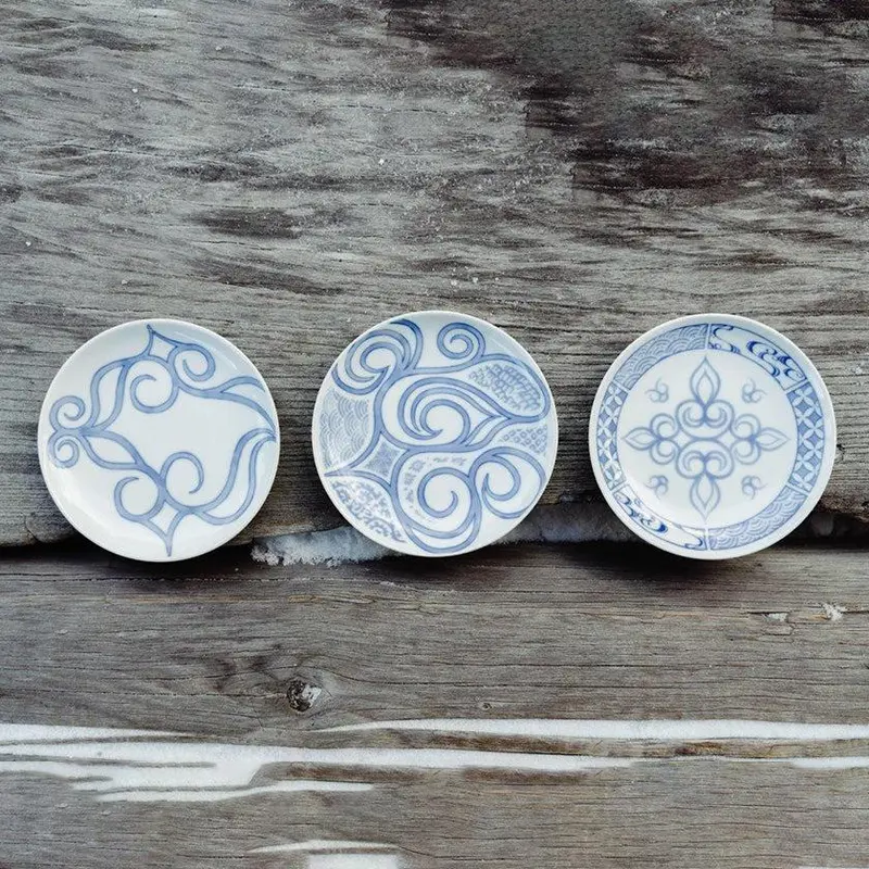 Indigo-Dyed Blue-And-White Plate By Erika Katsuya – Handmade Ceramic Art 1