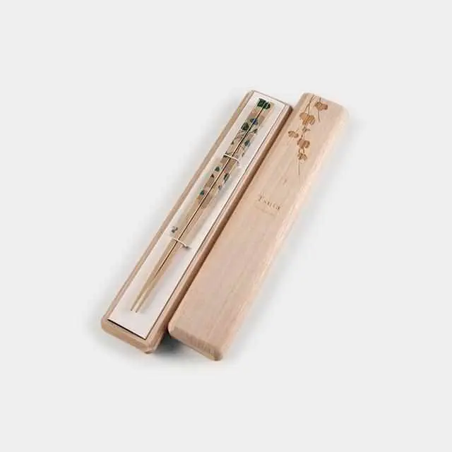 Ivy-Inspired Rinpa X Wajima Lacquer Chopsticks | Hashikura Matsukan 1