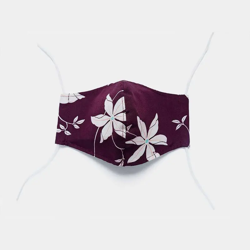 Kinumask Round Style – Pattern C | Lightweight Silk-Cotton Yuzen Mask 1