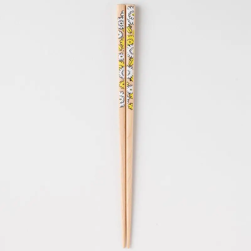 Kutani-Style Chrysanthemum Motif Chopstick Rest & Gift Box Set – 22.5 Cm – Matsukan 1