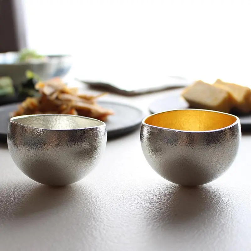 Kuzushi-Yure Small Sake Cup Set – Tin With Gold Leaf Accents 1