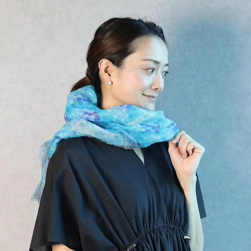 Linen Blue Sea Brick Stole (160 × 35 Cm) In Rich Indigo – Kyoto Yuzen-Dyed Textural Accent 1