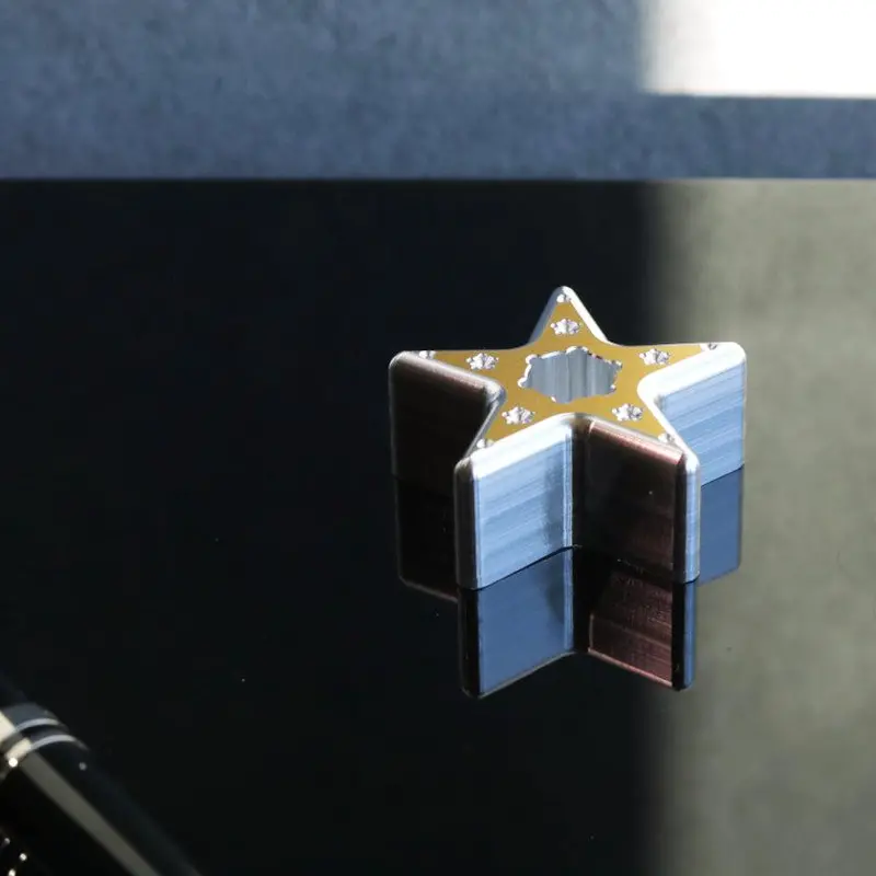 Lucky Star Metal Pen Holder – Polished Chamfered Steel Accent | Hayami Seisakusho 1