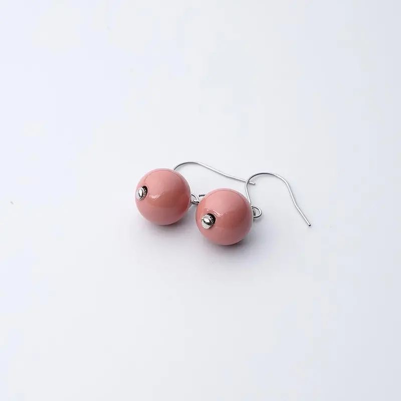 Masuisai Lacquer Bead Earrings – Blush Pink Bead Detail 1