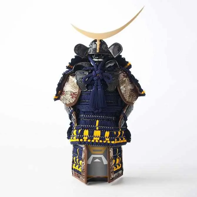 Mini Date Masamune Bottle Armor – Decorative Sake Holder In Samurai Armor Style 1