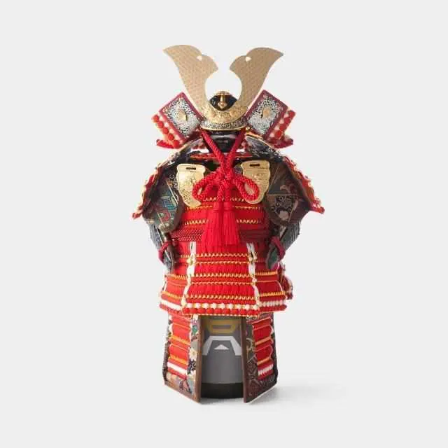 Mini Minamoto No Yoshitsune Bottle Armor – Historical Sake Bottle Display Stand 1