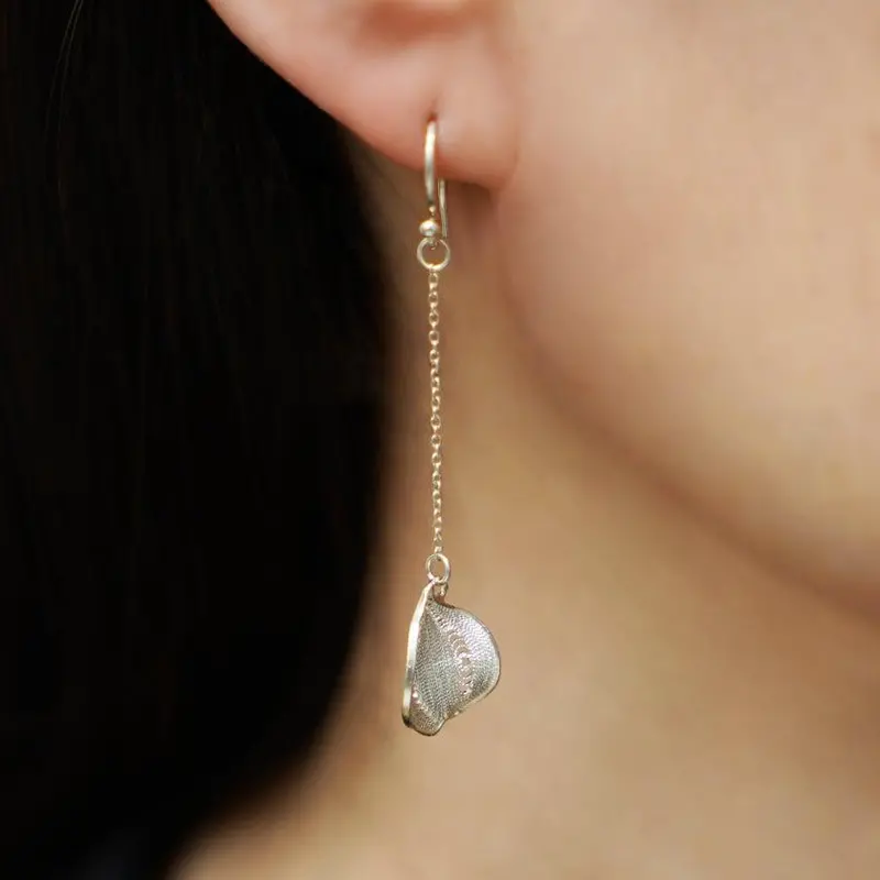 Mini Sakura Drop Stud Earrings In Silver Wire | Checos 1