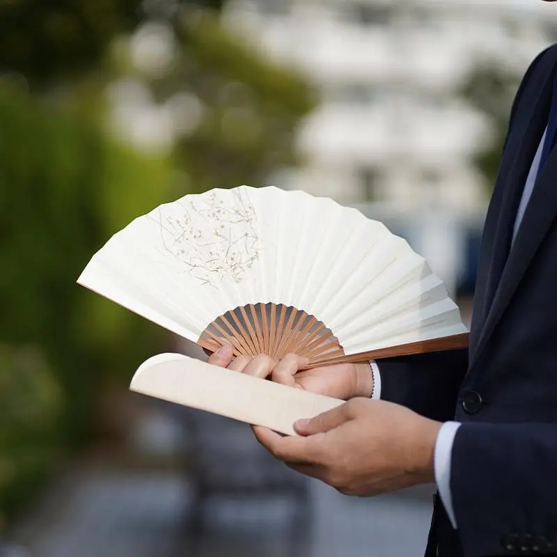 Minimalist Kyoto Fan – Hakuzu Image2 Pure White, 7-Sun Folding Design 1