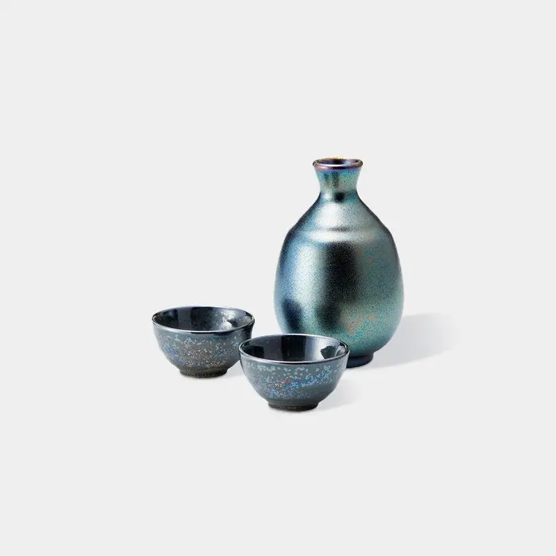 Mino Ware Sake Set: Black Luster Bottle & Two Cups (3-Piece) | Marumo Takagi 1
