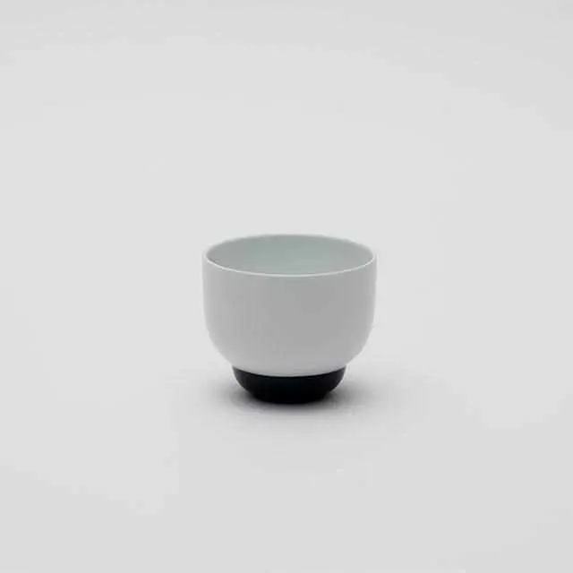 Pauline Deltour Small White & Dark Blue Japanese Tea Cup – Imari-Arita Ceramic Tableware 1