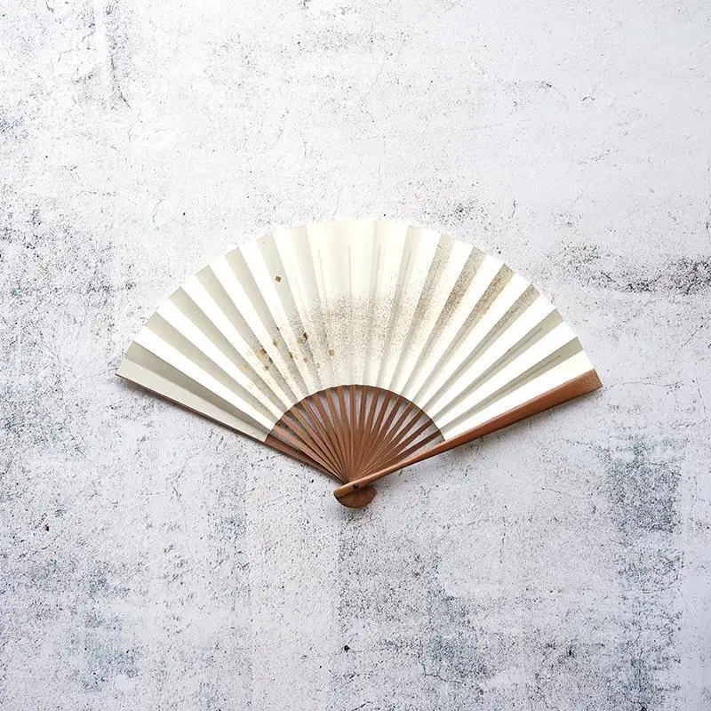 Refined White Folding Fan – Hakuzu Image1, 7-Sun Kyoto Craft By Yasuto Yonehara 1
