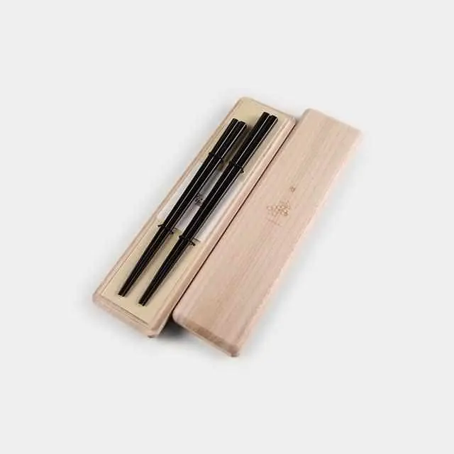 Sakura-Themed Couple Chopsticks | Wakasa-Nuri Lacquered Pair 1
