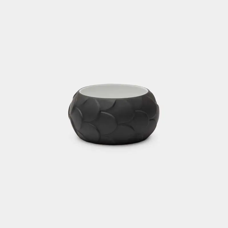 Saskia Diez Drake Cuff No. 1 — Textured Black Matte | Contemporary Metalwork 1