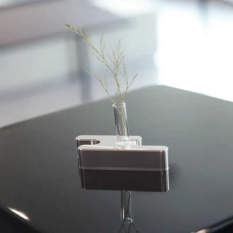 Short Hana Kasumi Metal Vase – Compact Kyoto-Style Flower Vessel | Hayami Seisakusho 1