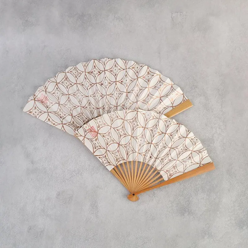 Small Flower Shippo Pattern Fan – Interlocking Geometric Design | Karakami | Karagen 1