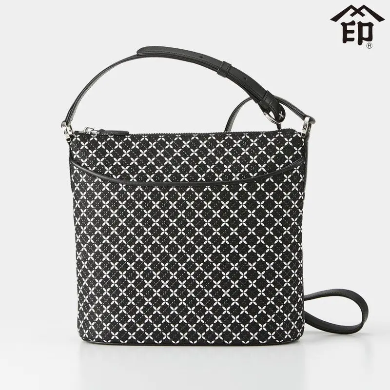 Soyoka 11 Pochette – Sleek Lacquered Deerskin Clutch For Everyday Elegance 1