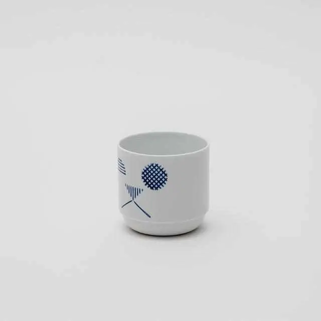 Taf Illustrated Ceramic Cup: Blue Cat Design – Arita-Yaki Porcelain Drinkware 1