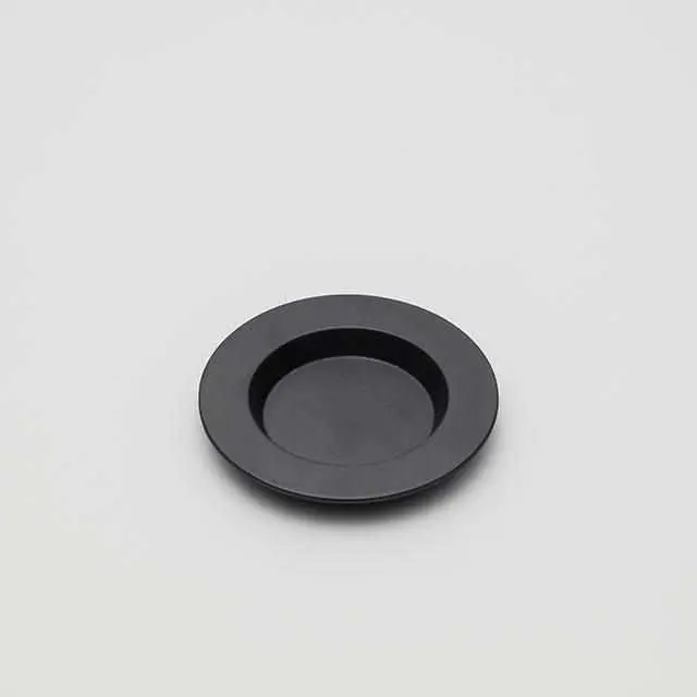 Teruhiko Yanagihara Rimmed Black Plate – 120Mm Imari-Arita Ceramic 1