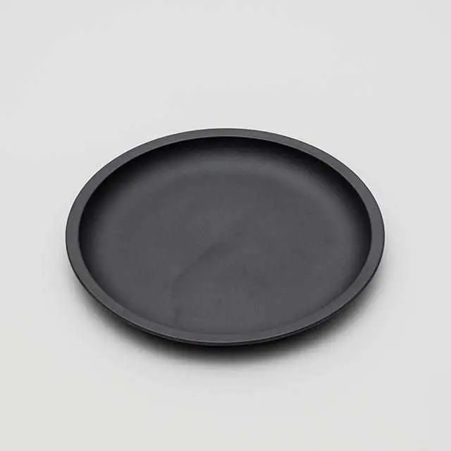 Teruhiro Yanagihara 20 Cm Black Wide-Rim Platter | Artisan Imari-Arita Pottery 1