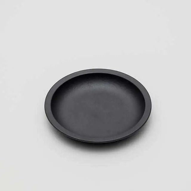 Teruhiro Yanagihara Small 14 Cm Black Dinner Plate | Handcrafted Imari-Arita Ware 1