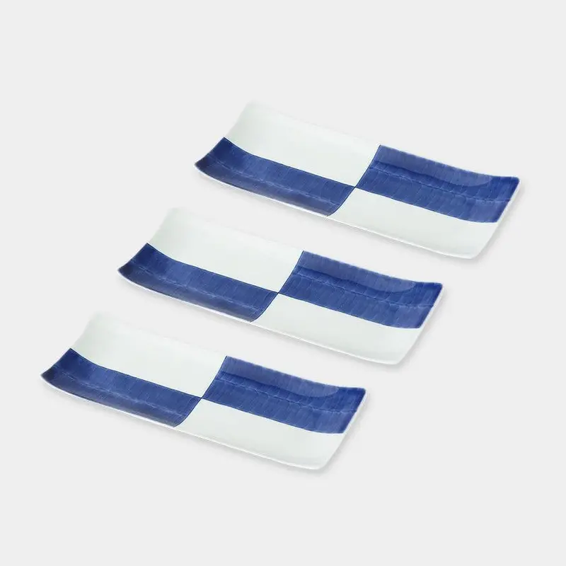 Three-Piece Checkered Oblong Serving Dish Set – Modern Hasami Ware By Saikai Toki 1