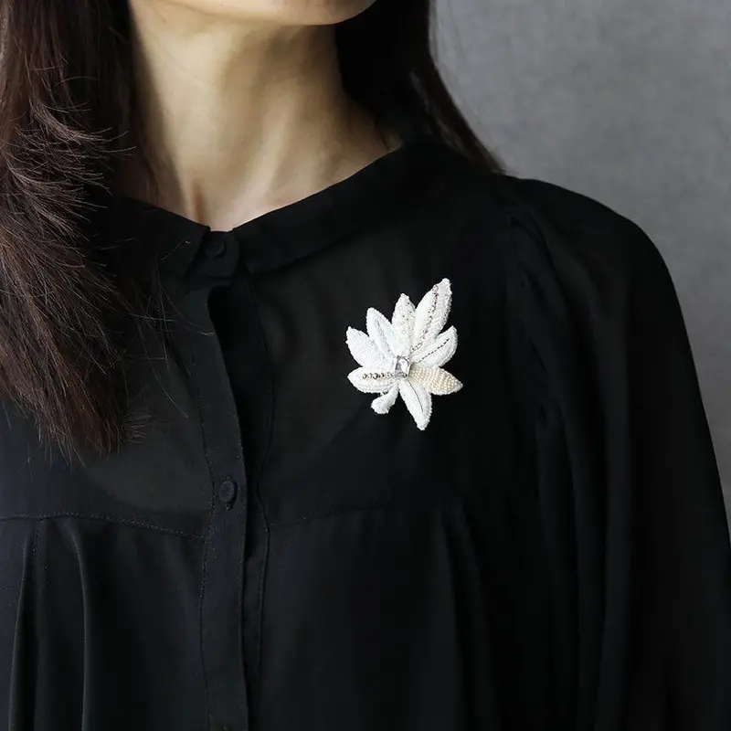 Tint Leaf Brooch In White — Kyoto Yuzen-Dyed Silk Embellishment | Morphosphere 1