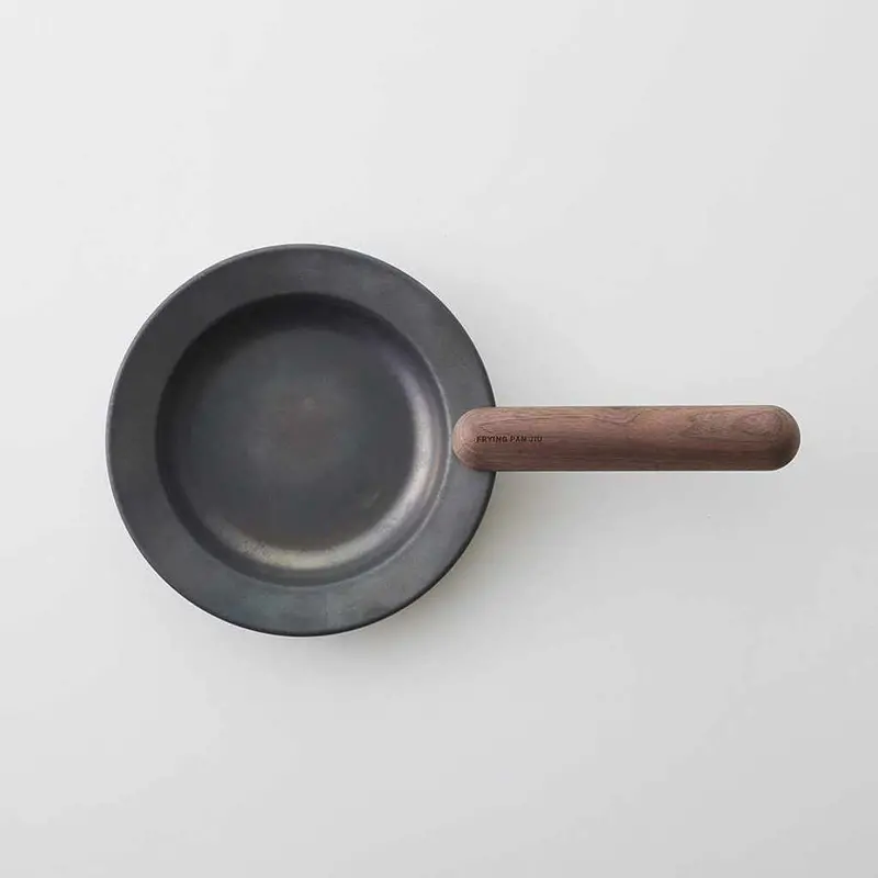Walnut-Handle Cast Iron Pan – Small (Jiu S) | Jiu10 Metal Processing 1