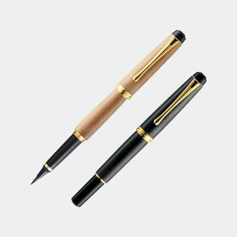 Yume Ginga Natural Wood Fountain Brush Pen – Kuretake Calligraphy Instrument 1